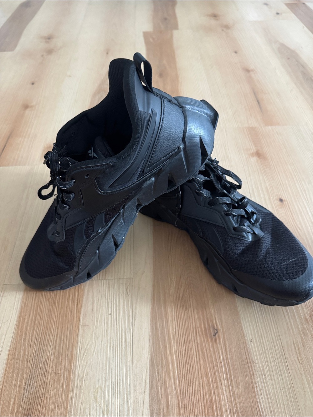 Reebok Men's Black Low-Top Sneakers